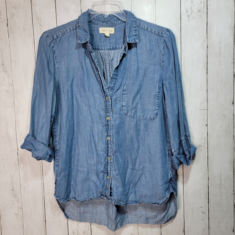 Cloth & Stone Blue Tencel Denim Button Down ¾ Sleeve Blouse Shirt Size Medium.